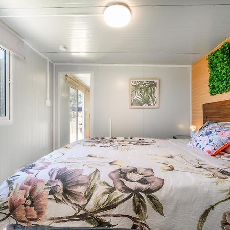 Cosy Cabin To Stay Even Better Than Glamping Pukekohe Buitenkant foto